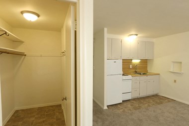 1936 Ford Parkway Studio Apartment for Rent Photo Gallery 1